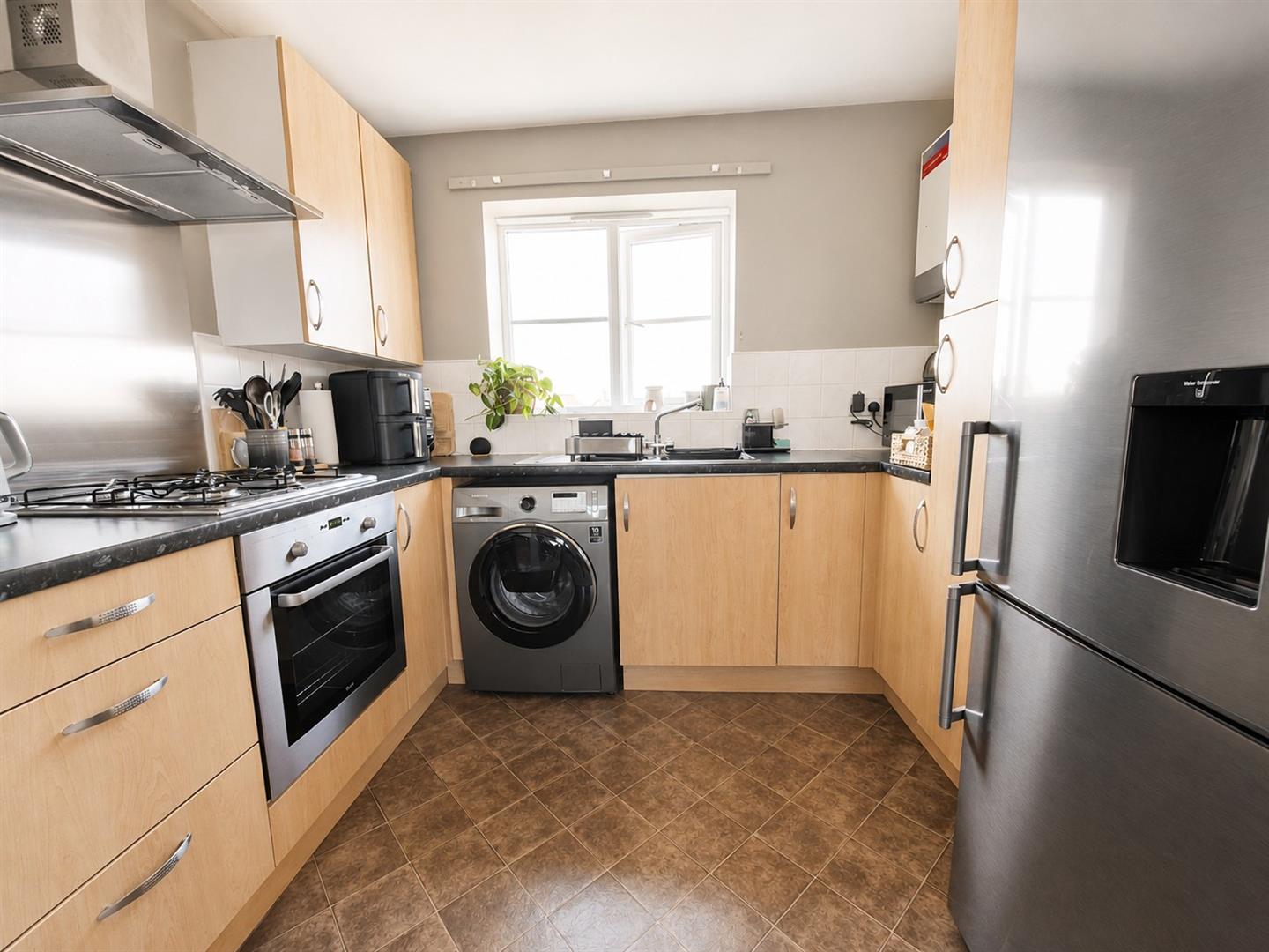 2 bed property in Saxon Way, Bedford